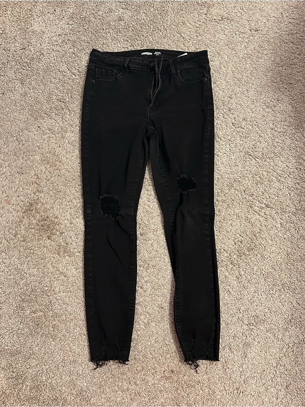 black ripped skinny jeans